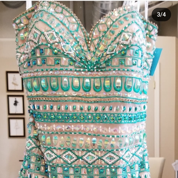 Size 6 bright green fully beaded and embroidery top strapless mermaid gown NWOT - Picture 6 of 10